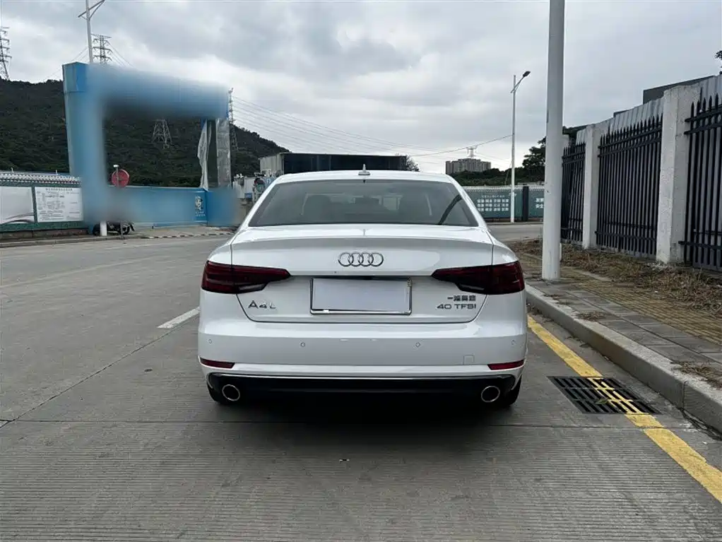 Audi A4L 2017 — фото 10