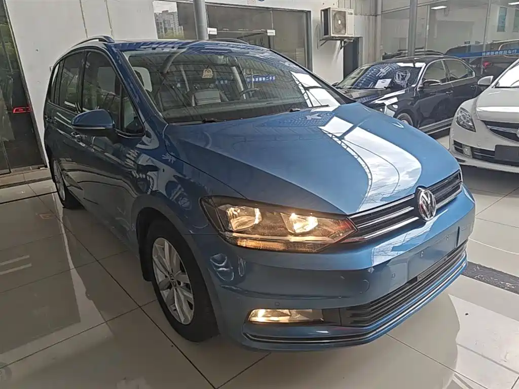 Volkswagen Touran 2018 — фото 4
