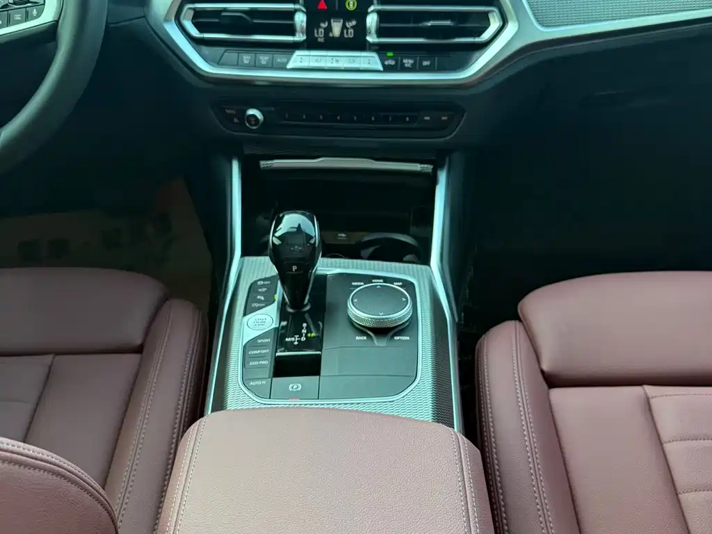 BMW 3 Series 2021 — фото 14
