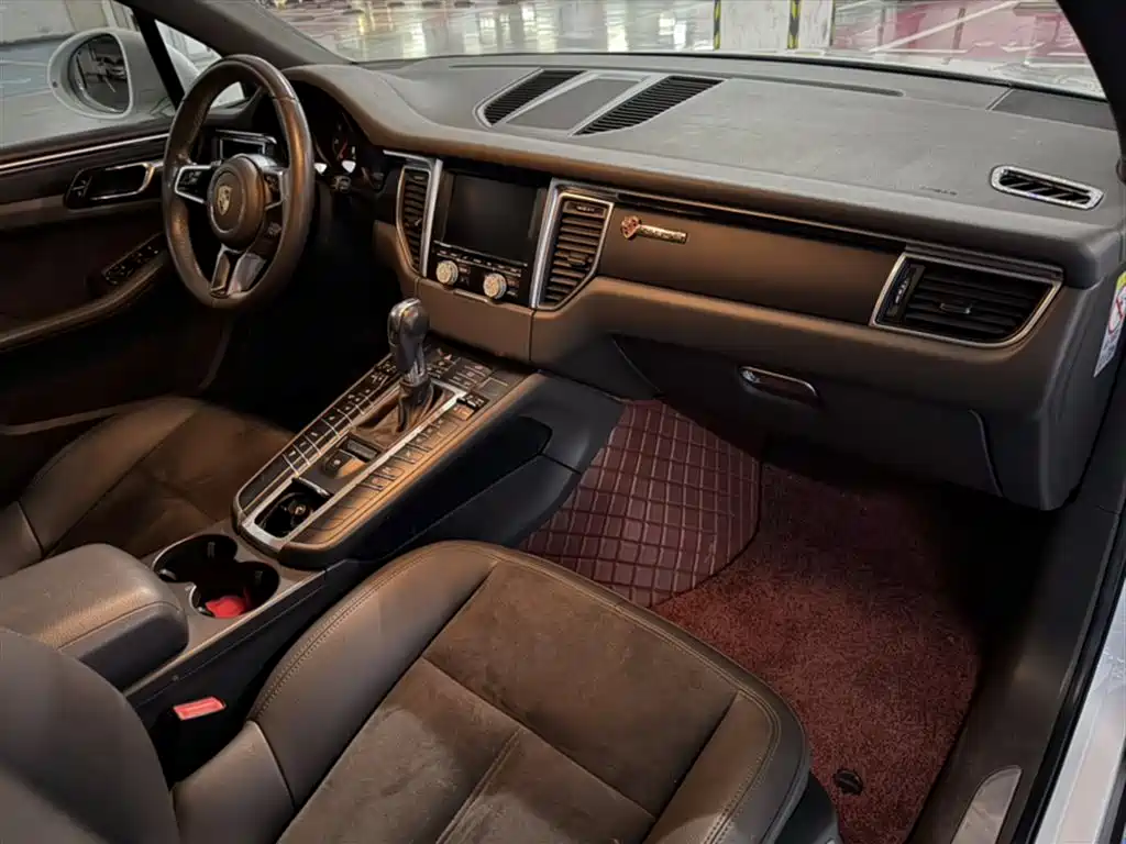 Porsche Macan 2016 — фото 14