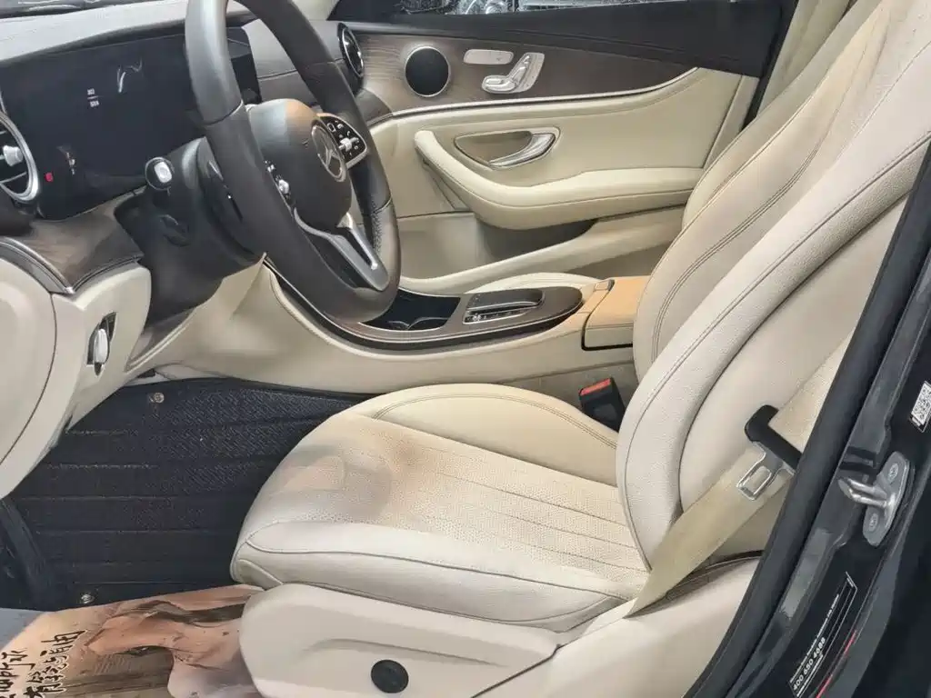 Mercedes-Benz E-Class 2019 — фото 14