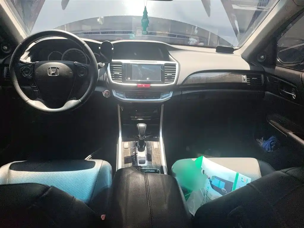 Honda Accord 2016 — фото 13