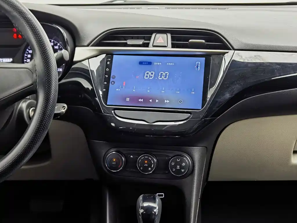 Buick Excelle 2021 — фото 12