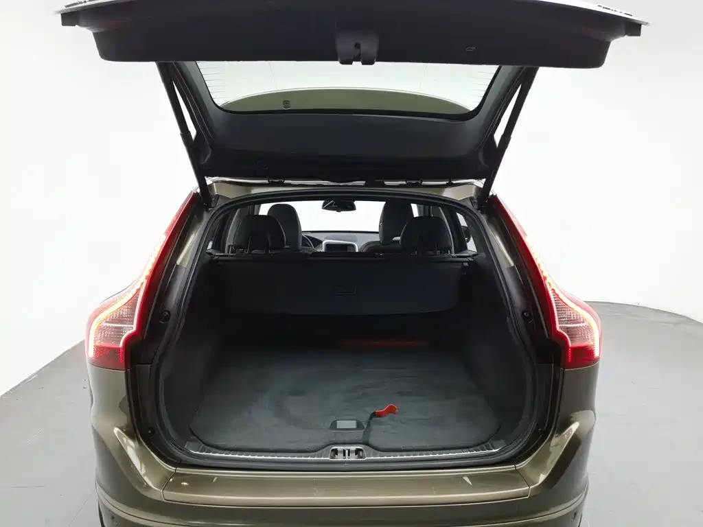Volvo XC60 2015 — фото 16