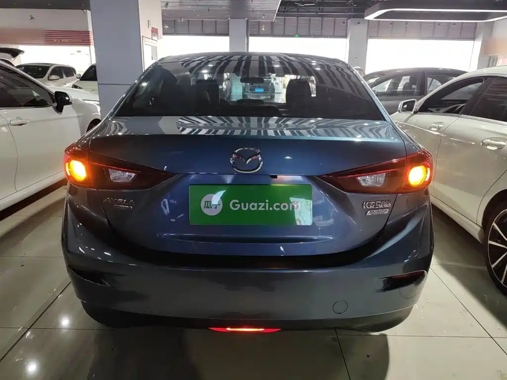Mazda 3 Axela 2015
