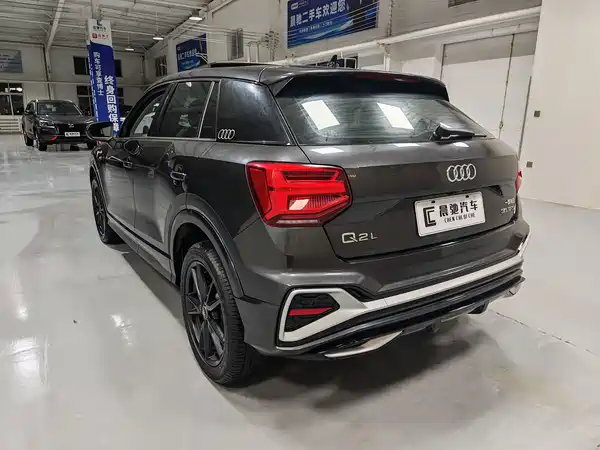 Audi Q2L 2023