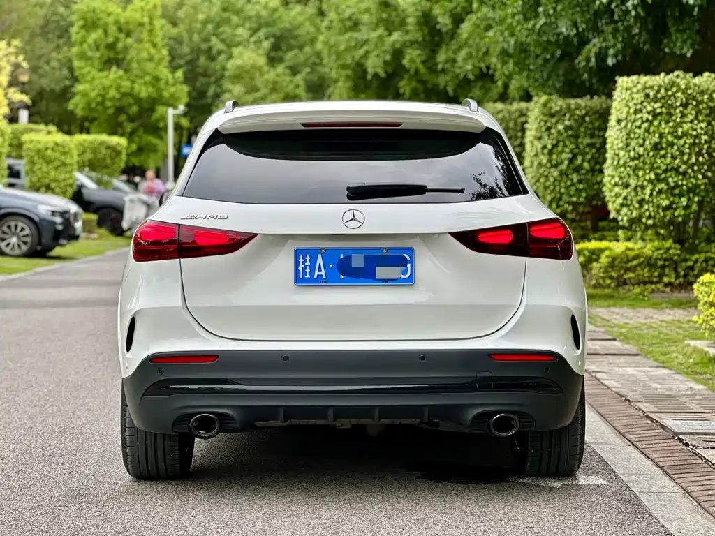 Mercedes-Benz GLA AMG 2024 — фото 5