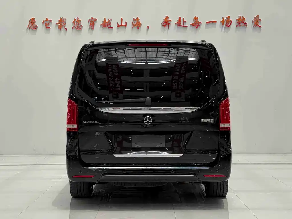 Mercedes-Benz V-Class 2023 — фото 8
