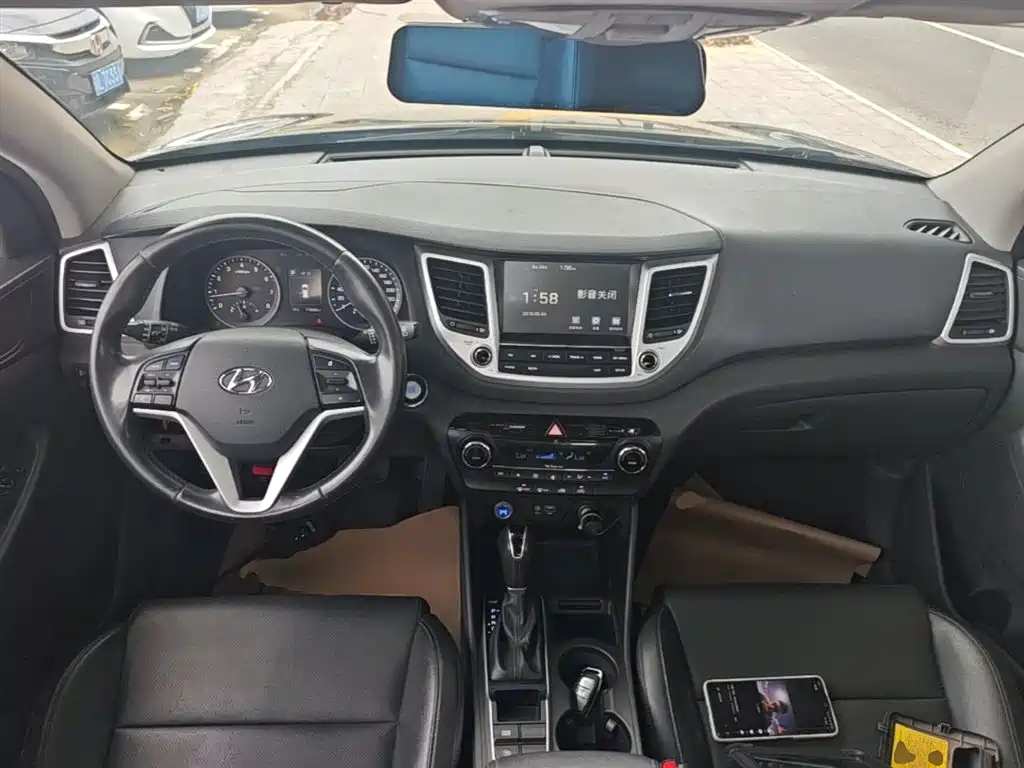 Hyundai Tucson 2017 — фото 10