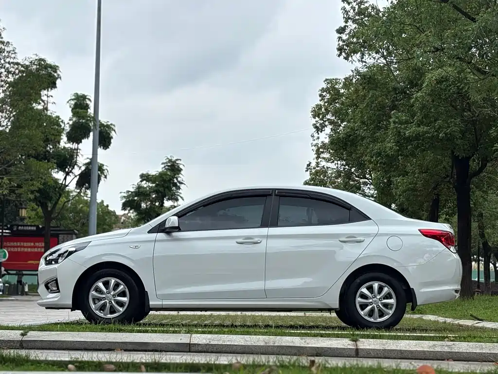 Hyundai Verna 2017 — фото 6
