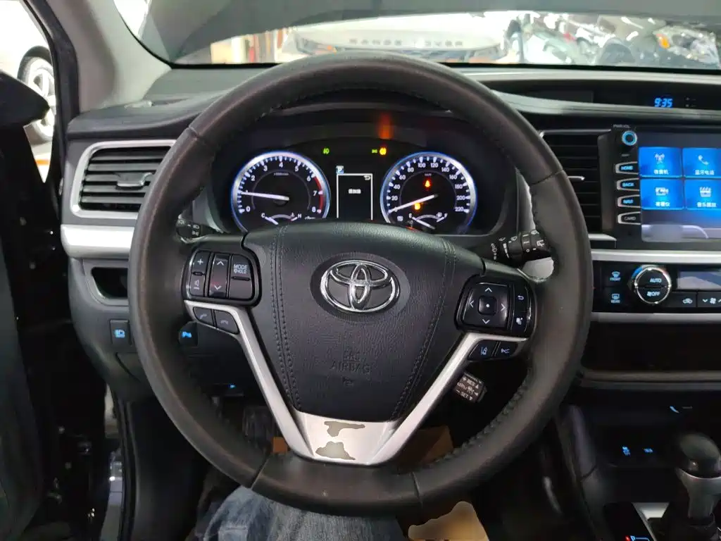 Toyota Highlander 2020 — фото 11
