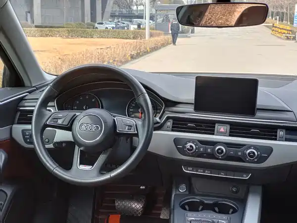 Audi A4L 2018