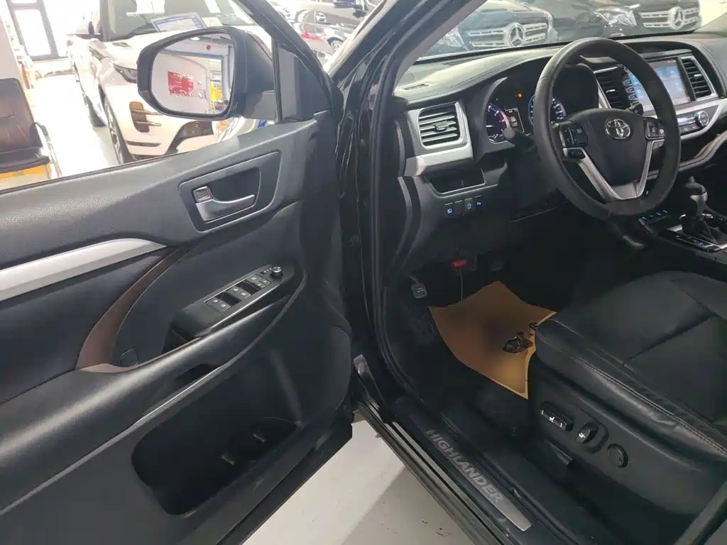 Toyota Highlander 2020 — фото 16