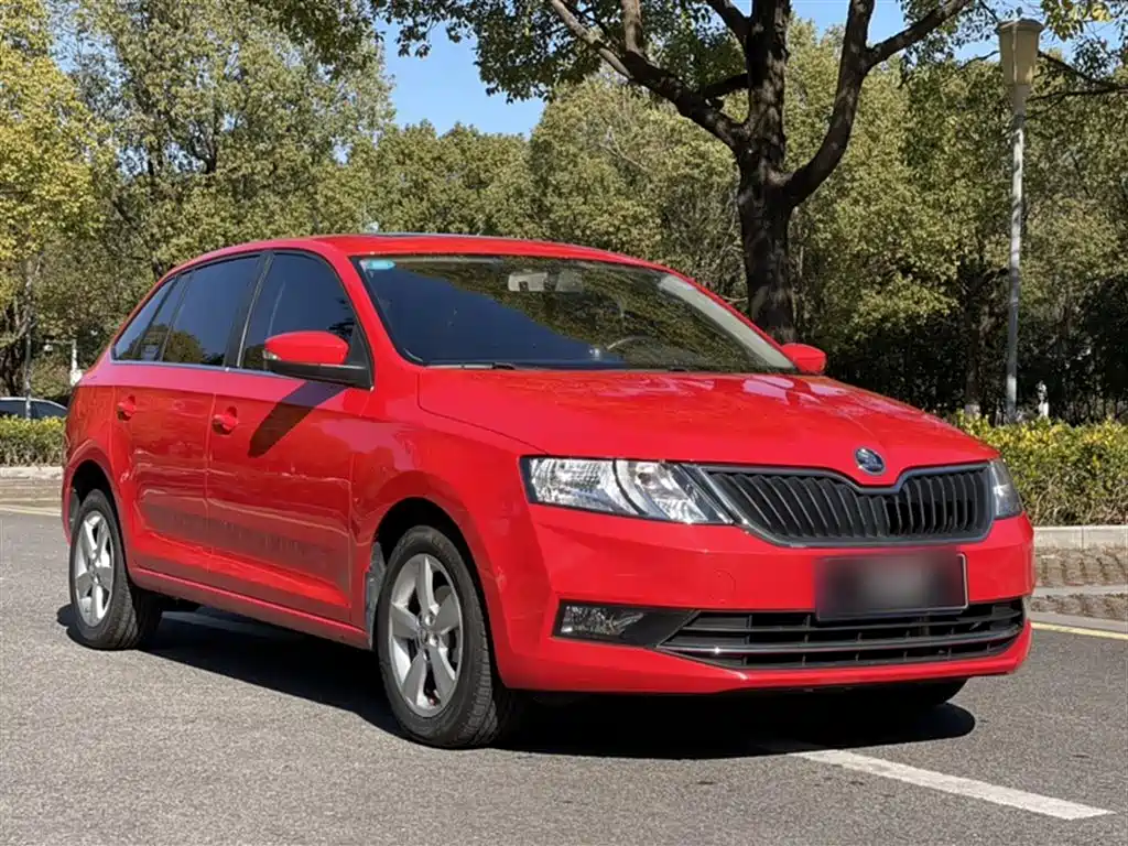 Skoda Rapid Spaceback 2020 — фото 25