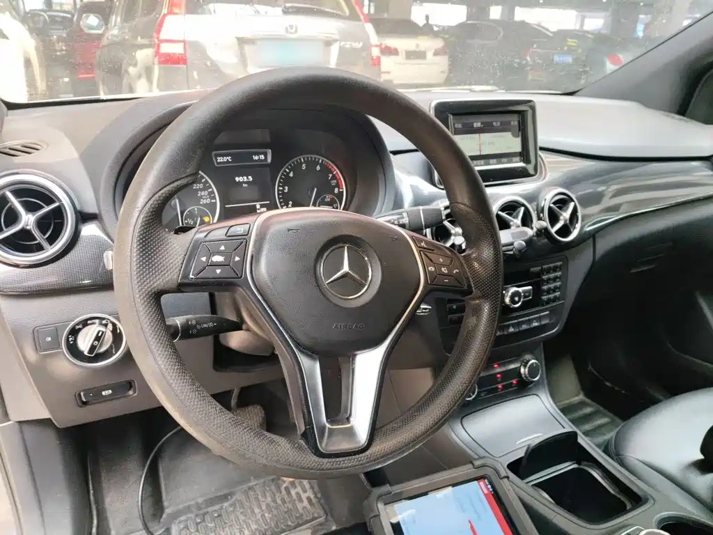 Mercedes-Benz B-Class 2014 — фото 11