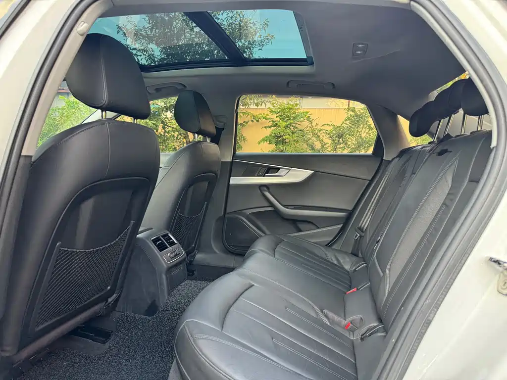Audi A4L 2018