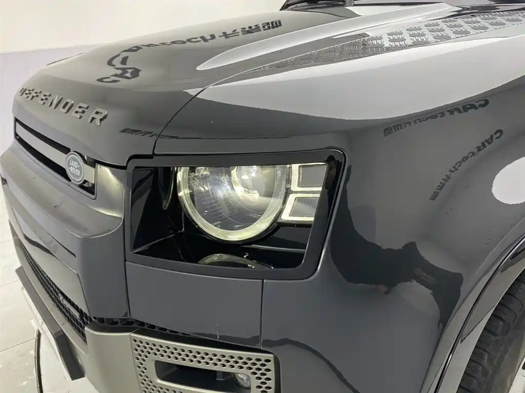 Land Rover Defender 2023 — фото 10