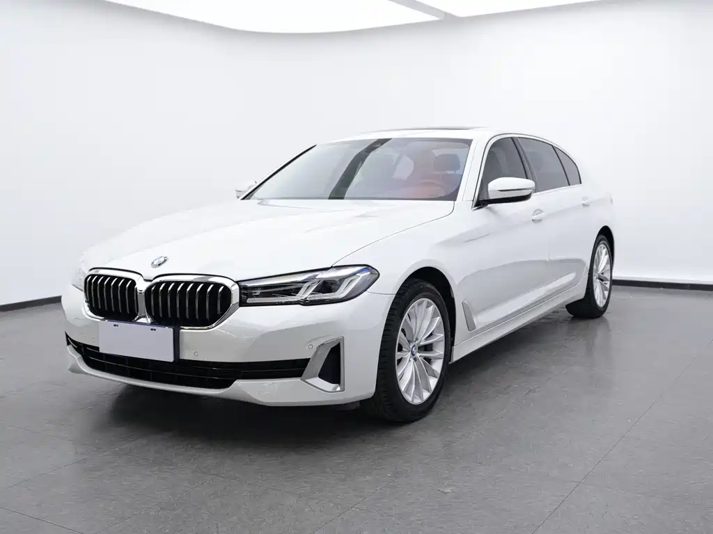 BMW 5 Series 2021 — фото 1