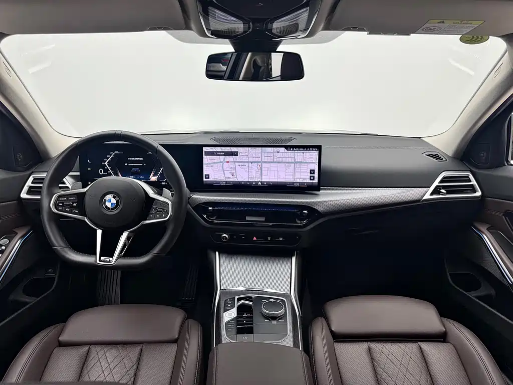 BMW 3 Series 2025 — фото 16