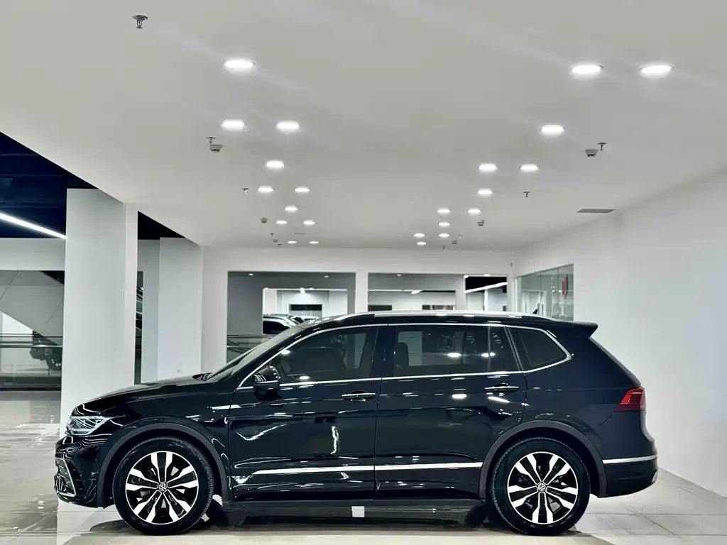 Volkswagen Tiguan L 2021 — фото 5