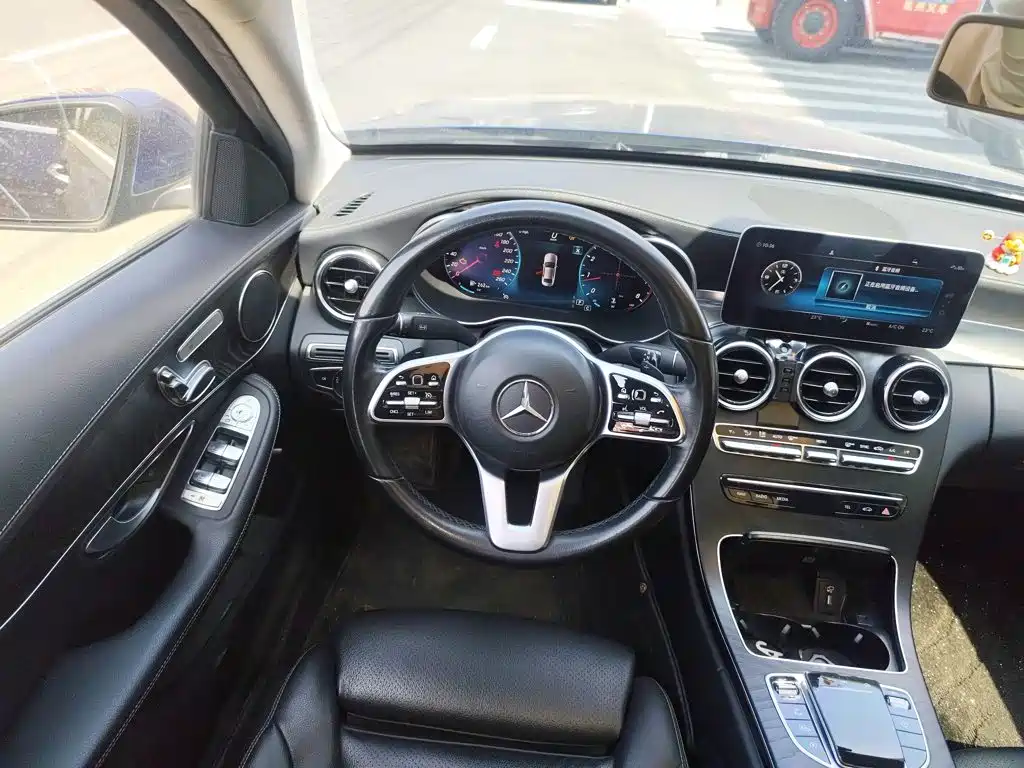 Mercedes-Benz C-Class 2019 — фото 11