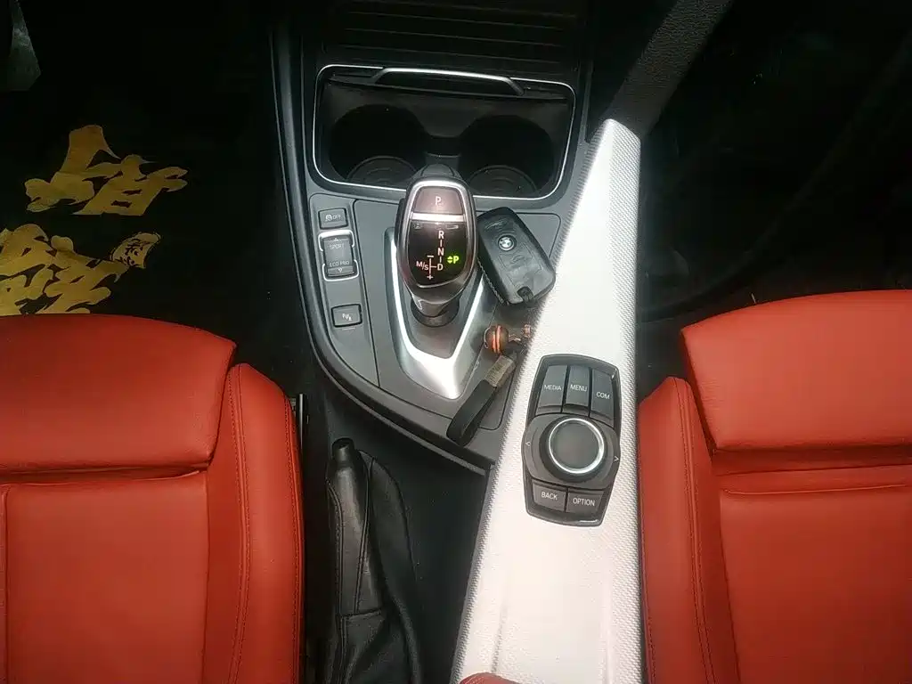 BMW 3 Series 2019 — фото 14