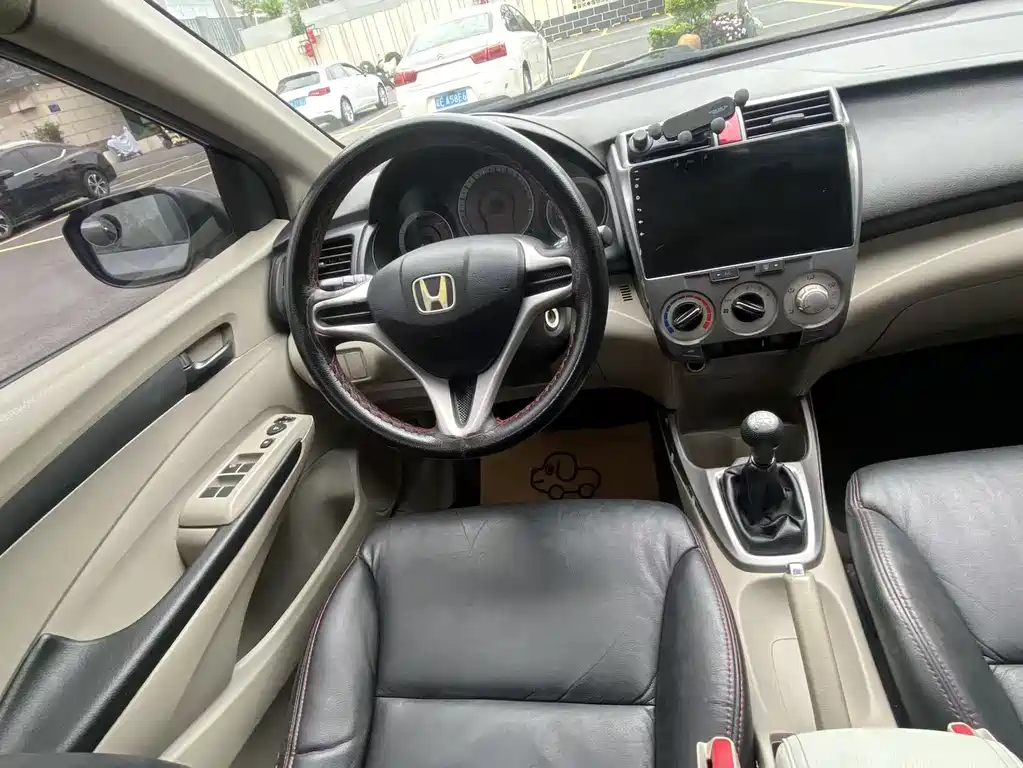 Honda City Classic 2011 — фото 19