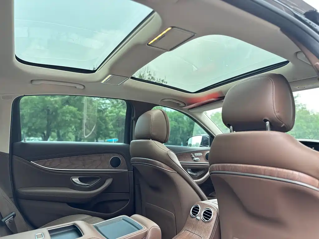 Mercedes-Benz E-Class 2022 — фото 31