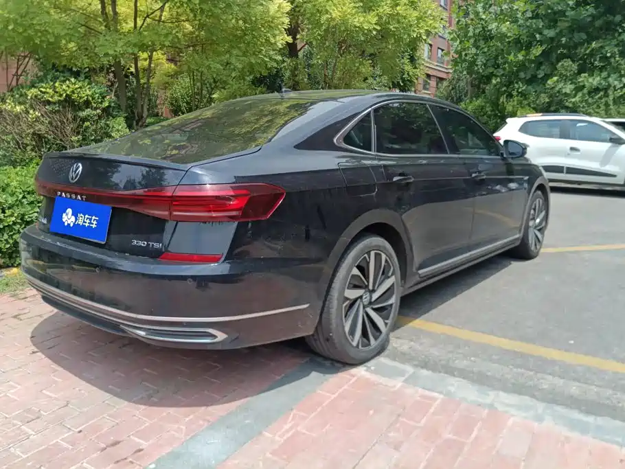 Volkswagen Passat 2022