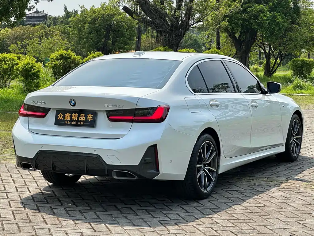 BMW 3 Series 2023 — фото 10