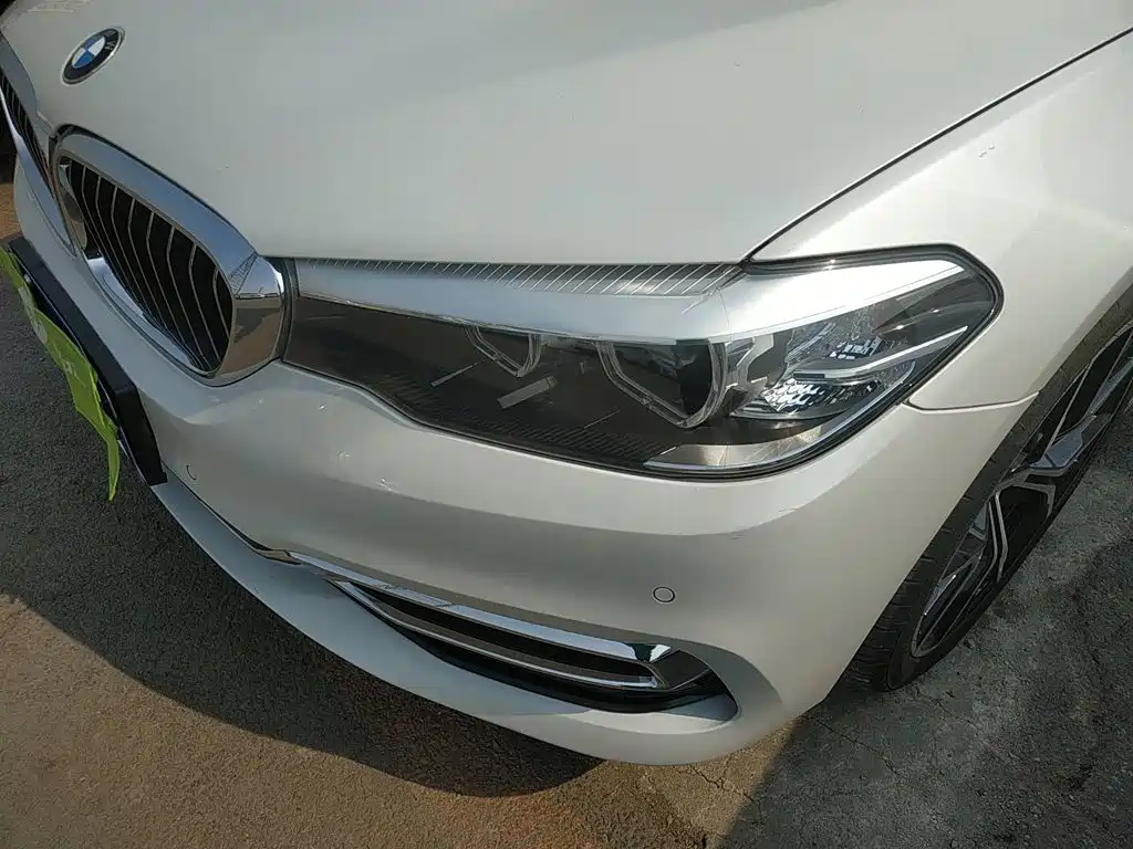BMW 5 Series 2020 — фото 16