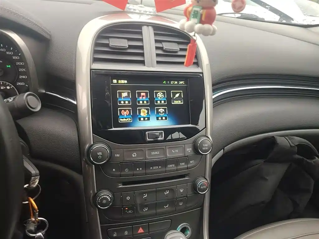 Chevrolet Malibu 2015 — фото 13