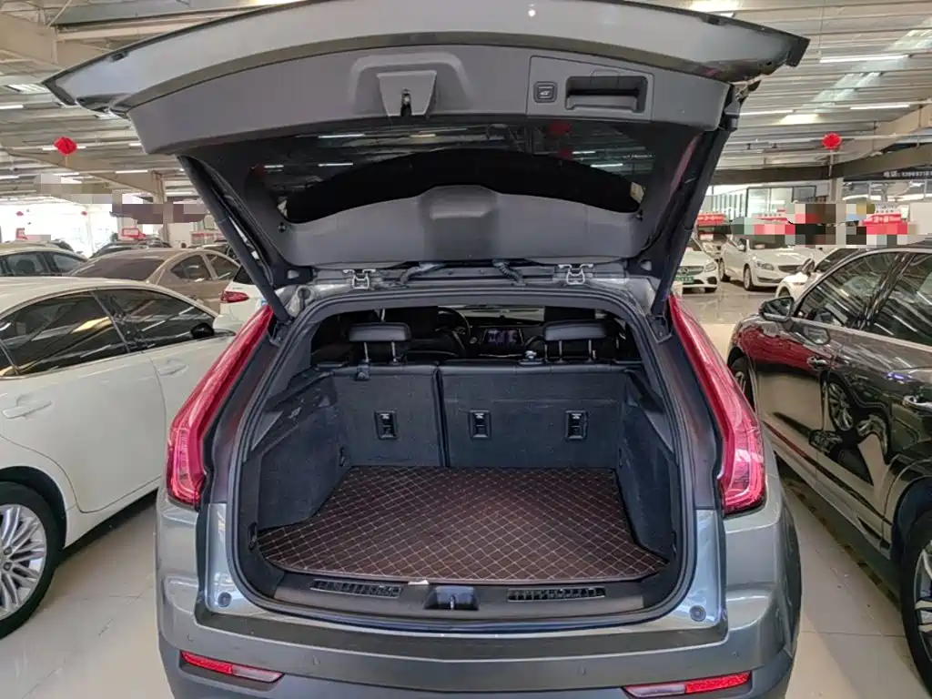 Cadillac XT4 2019 — фото 19
