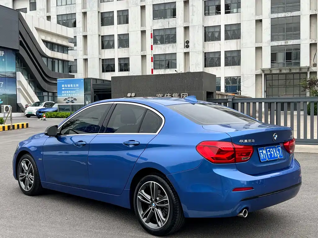 BMW 1 Series 2017 — фото 10
