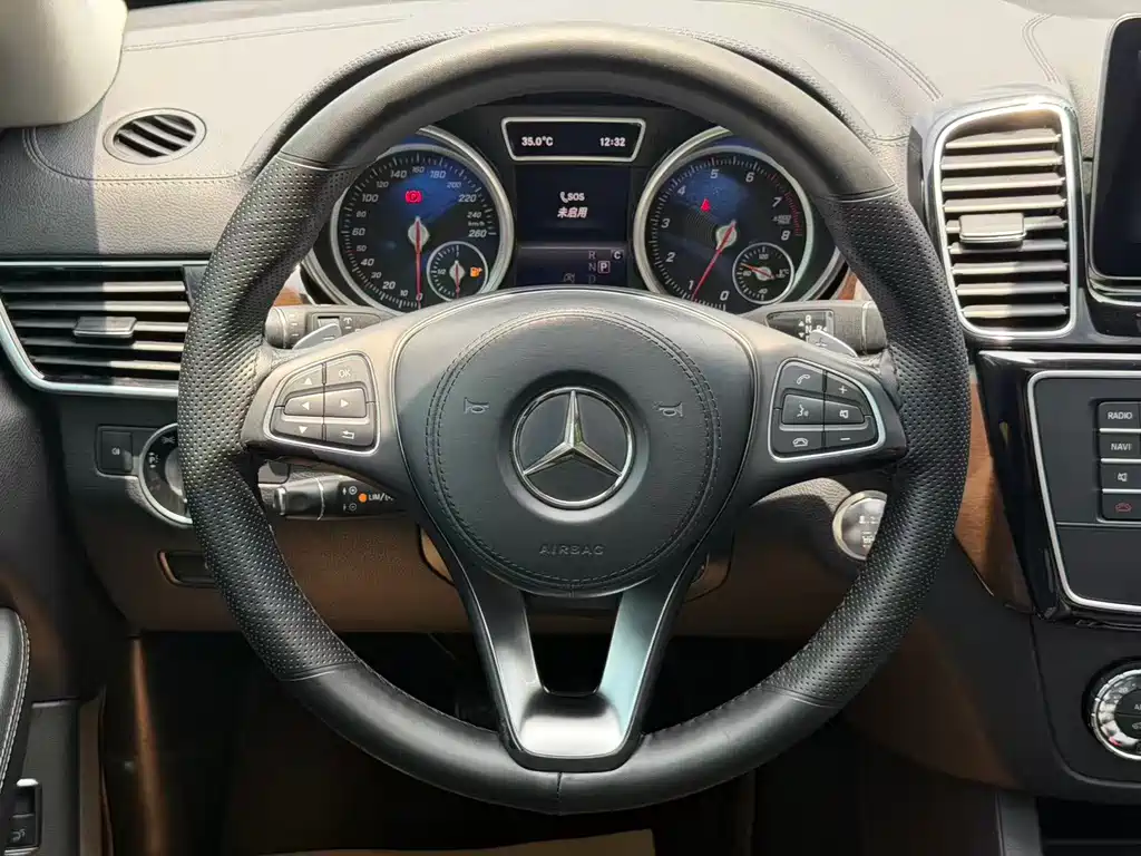 Mercedes-Benz GLS 2017 — фото 13