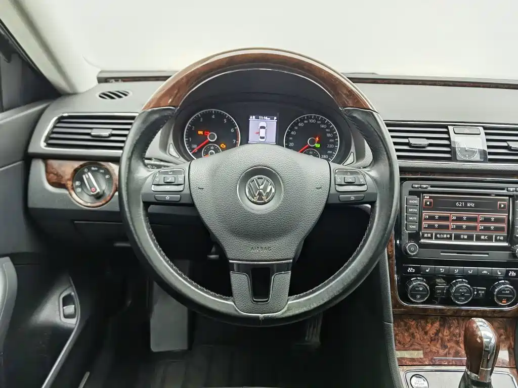 Volkswagen Passat 2013 — фото 11