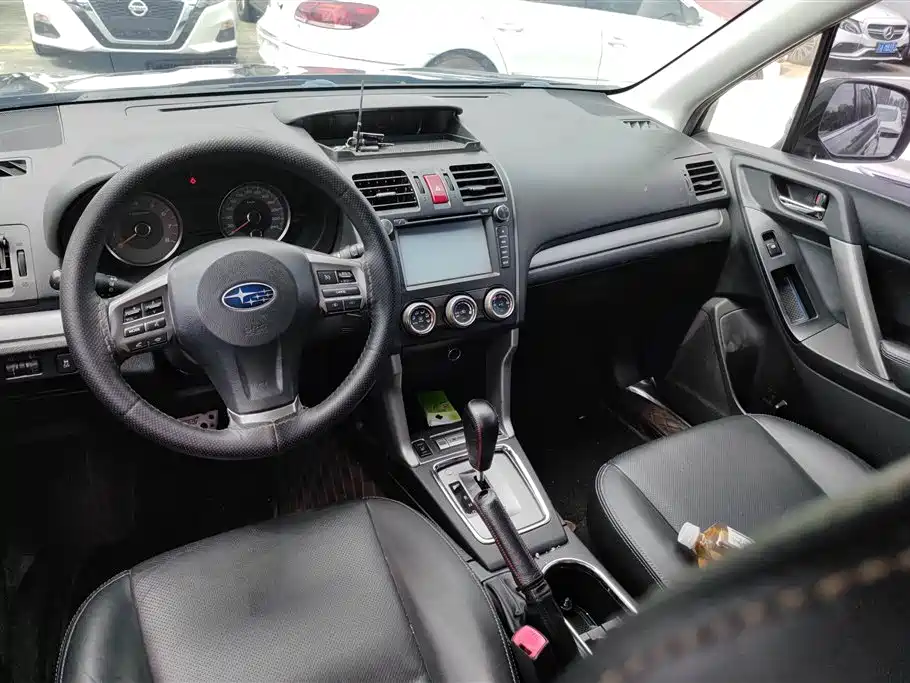 Subaru Forester 2014 — фото 12