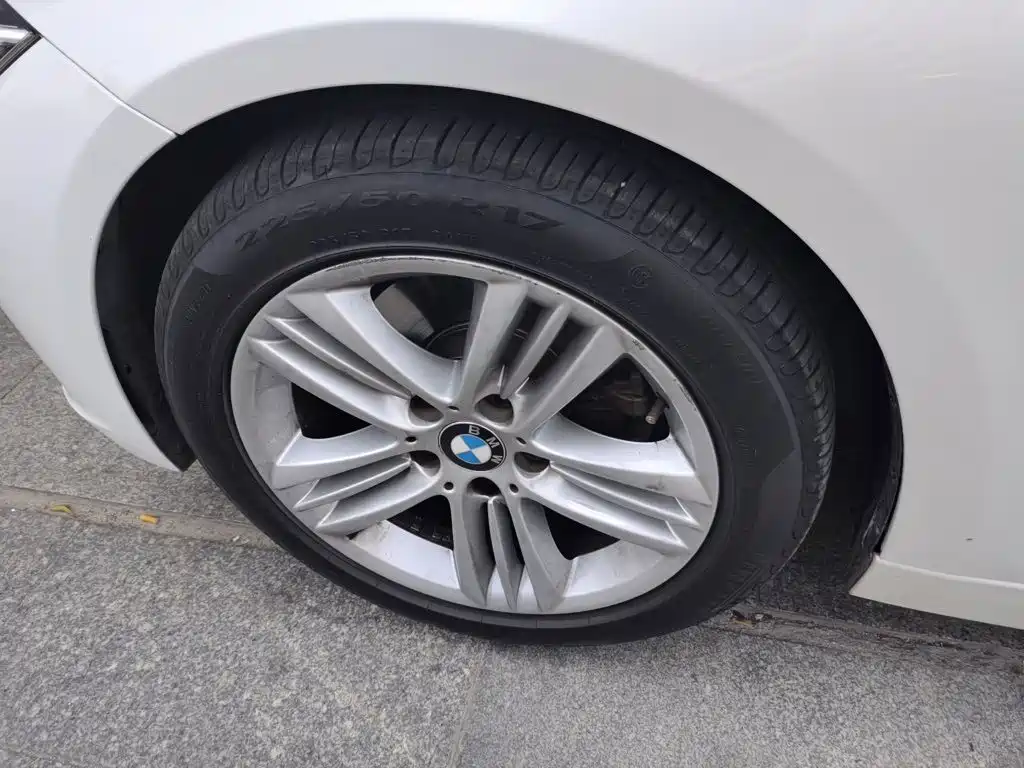 BMW 3 Series 2017 — фото 25