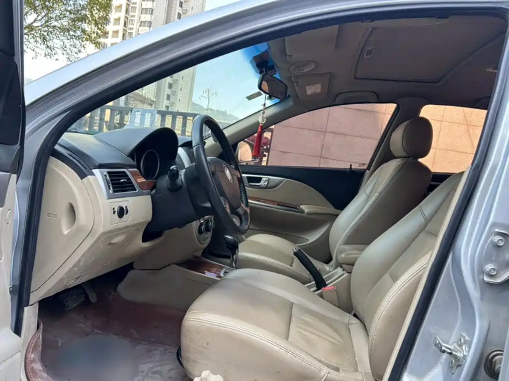 Buick Excelle 2014 — фото 12