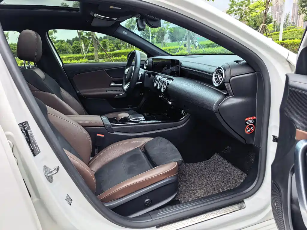 Mercedes-Benz A-Class 2019 — фото 16