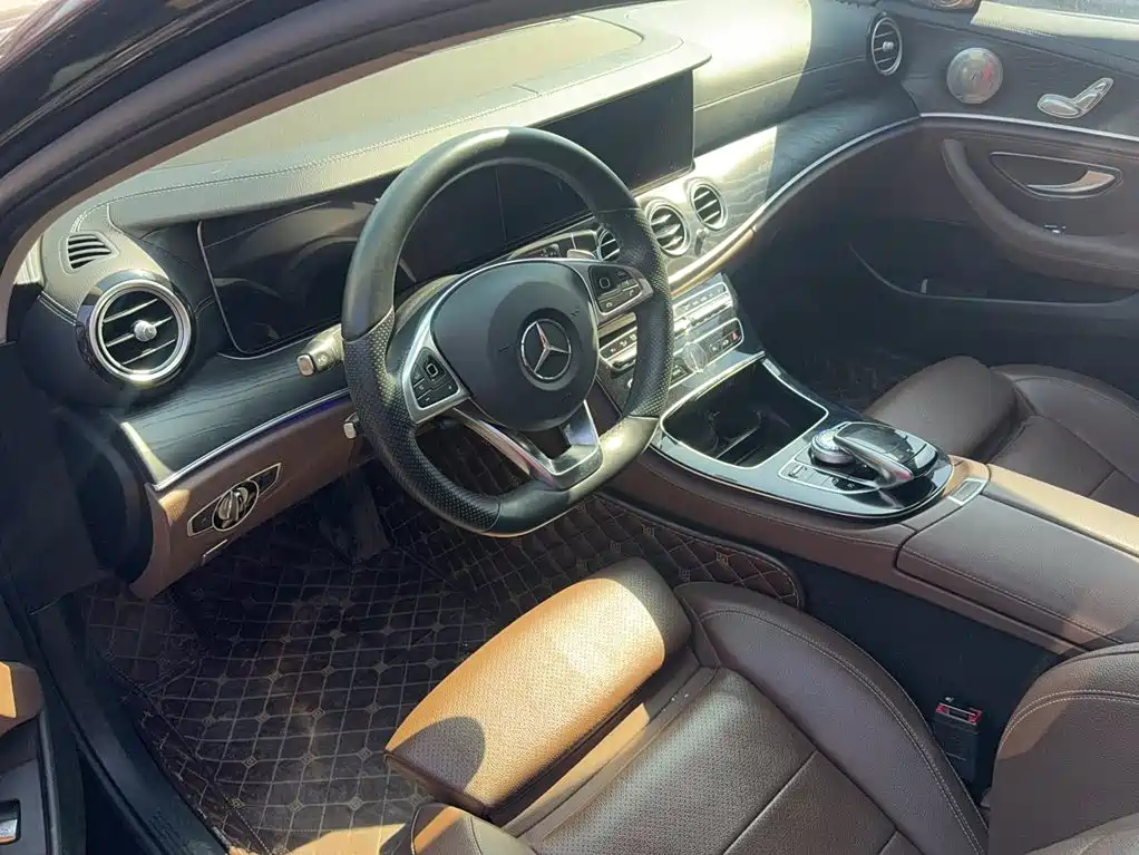 Mercedes-Benz E-Class 2017 — фото 12