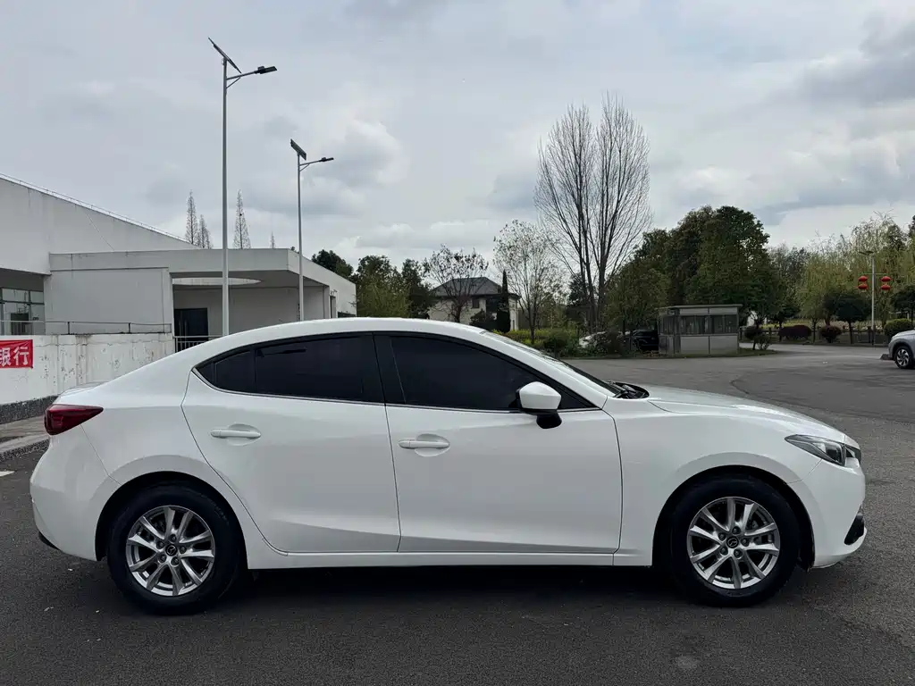 Mazda 3 Axela 2015 — фото 8