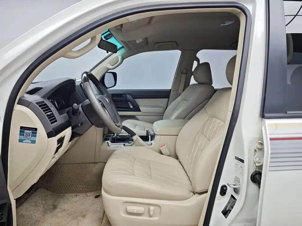 Toyota Land Cruiser 2020 — фото 7