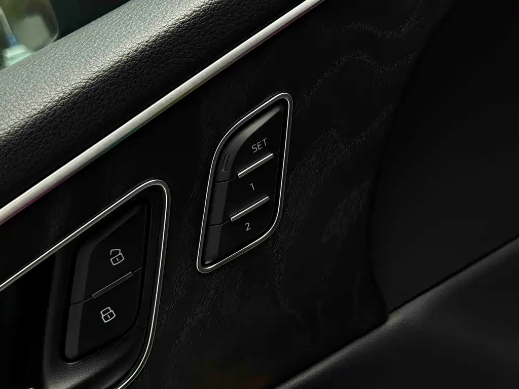 Audi Q7 2020 — фото 10