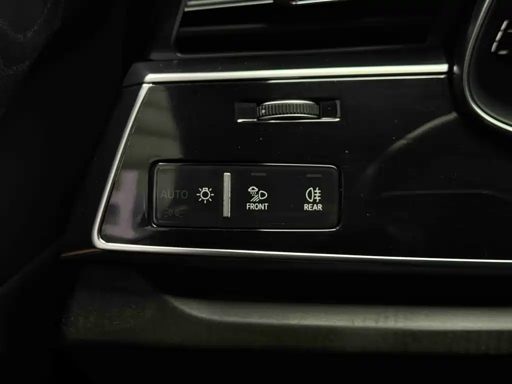 Audi Q7 2020 — фото 15