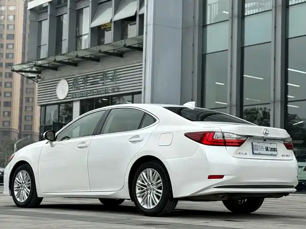 Lexus ES 2015