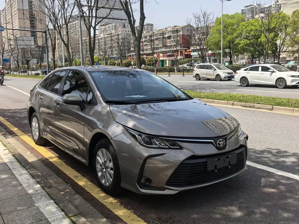 Toyota Corolla 2023 — фото 3