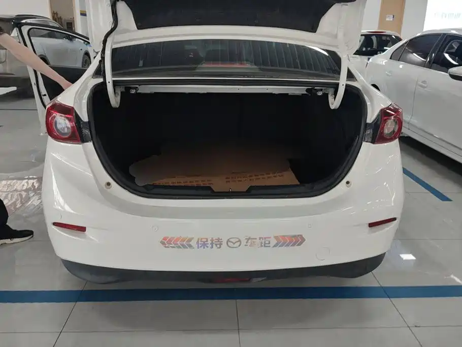 Mazda 3 Axela 2016