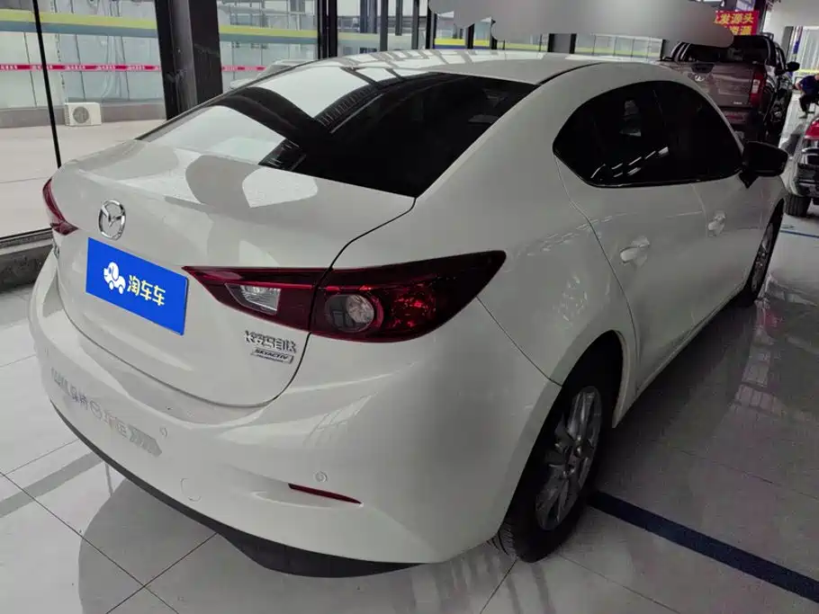 Mazda 3 Axela 2016