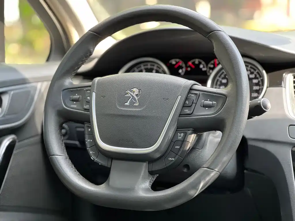 Peugeot 508 2016 — фото 15